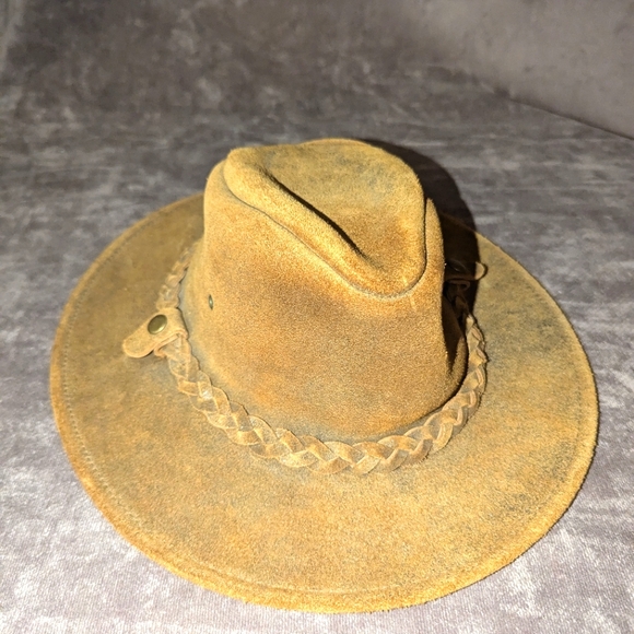 Vintage Henshel suede hat. Size M. Braided trim. - Picture 1 of 4